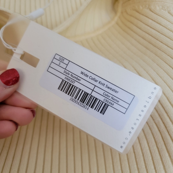 NEW! 🌷 Endless Rose Wide Collar Knit Sweater Ivory Cream Cropped Size Small - Picture 4 of 14